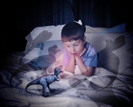 Дитина боїться темряви чому і що робити, як побороти страх