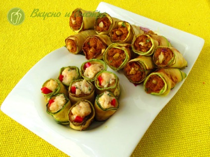 Tekercs squash sajttal és paradicsom, a fokhagyma (tekercsek) Rolls squash sajttal, paradicsommal és fokhagymával