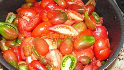 Paradicsom és borssal a téli - egy recept fotók főzés nélküli sterilizálás (saláta a paradicsom és a paprika a téli recept nélkül sterilizálás) Paradicsom és paprika télen - egy recept fotókkal főzés nélkül sterilizálás