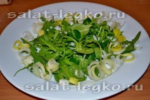 Saláta mozzarella, arugula és paradicsom (rukkolával) Saláta mozzarella, rukkola és a paradicsom