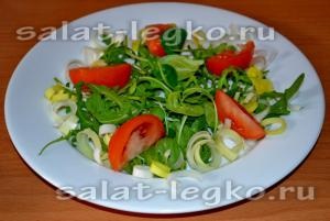 Saláta mozzarella, arugula és paradicsom (rukkolával) Saláta mozzarella, rukkola és a paradicsom