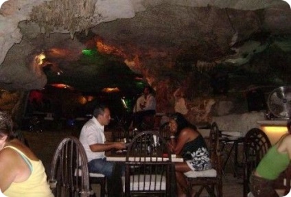 A legszokatlanabb pub a világ (51 fotó) () A legszokatlanabb pub a világ (51 fotó)