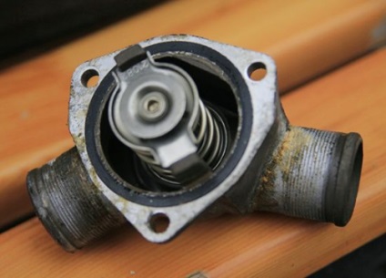 Self-csere termosztát Lada Priora (nagy) Self-csere termosztát Lada Priora