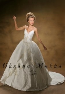 Ruha Oksana Mukha (a jelenléte a kabin álló kabin) Esküvői ruhák Oksana Mukha