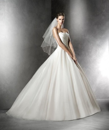 Pronovias esküvői ruhák (esküvő) Esküvői ruhák pronovias