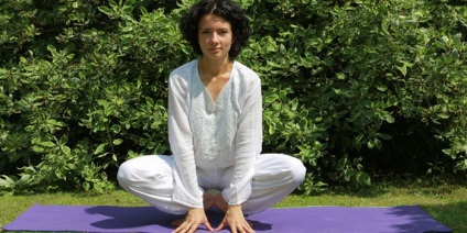 Gyakorlat béka - jelentenek a jóga és a helyes végrehajtását gyakorlatok nyúlik az izmokat videóval