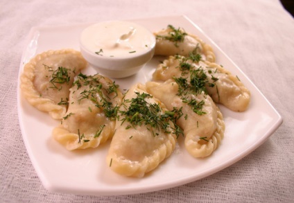 Gombóc gombával - a megfelelő recept -, hogyan kell elkészíteni a finom (szakács) Gombóc gombával - a megfelelő recept - hogyan készítsünk ízletes