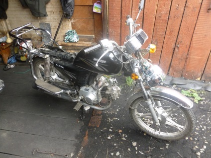 A légszűrő cseréje a kínai moped (delta) A légszűrő cseréje a kínai moped