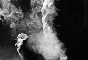 A megszakítására és szaga cigaretta a szájban (elrejteni a szaga cigaretta) Mit és hogyan kell megölni a szaga cigaretta a szájban