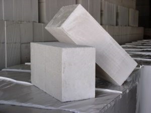 Mi jobb pórusbeton vagy kerámia blokkok, hab beton, tégla, duzzasztott agyag könnyű beton, fa