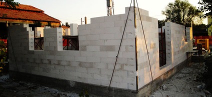 A szakértők válaszolni beton blokkból és gáz-szilikát, amely jobban