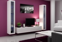 Fényes falon a nappali bútorok egy fehér szobában, fotó homlokzatok és a felszíni zománc fémes szürke,