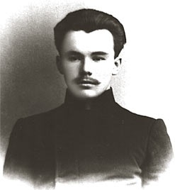 Egy interjú az unokája a híres repülőgép-tervező n (interjú) Egy interjú az unokája a híres repülőgép-tervező Mr.