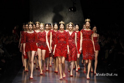 History of Fashion Week divatbemutatók és a divat története a kialakulását és fejlődését (divatbemutatók, divat hét alatt: a történelem a kialakulását és fejlődését) History of Fashion Week divatbemutatók és a divat története a kialakulását és fejlődését