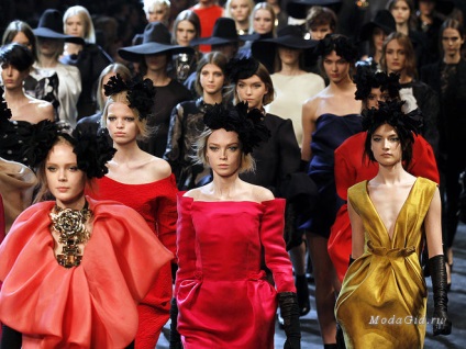 History of Fashion Week divatbemutatók és a divat története a kialakulását és fejlődését (Paris Fashion Week) History of Fashion Week divatbemutatók és a divat története a kialakulását és fejlődését