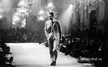 History of Fashion Week divatbemutatók és a divat története a kialakulását és fejlődését (tavasz-nyár 2017) History of Fashion Week divatbemutatók és a divat története a kialakulását és fejlődését