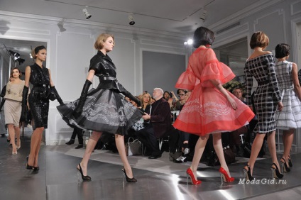 History of Fashion Week divatbemutatók és a divat története a kialakulását és fejlődését (divat) History of Fashion Week divatbemutatók és a divat története a kialakulását és fejlődését