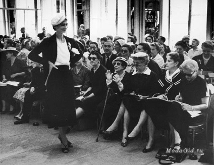 History of Fashion Week divatbemutatók és a divat története a kialakulását és fejlődését (Paris Fashion Week) History of Fashion Week divatbemutatók és a divat története a kialakulását és fejlődését