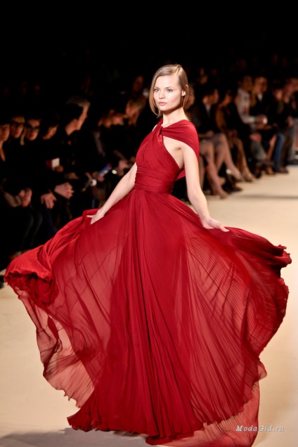 History of Fashion Week divatbemutatók és a divat története a kialakulását és fejlődését a (stílus) History of Fashion Week divatbemutatók és a divat története a kialakulását és fejlődését