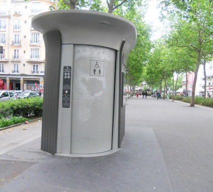 Európa történetében, WC-k és a magyar turisták (Public biotoilet Paris) Európa történetében, WC-k és a magyar turisták