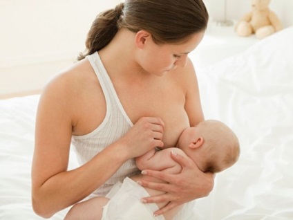 Milyen gyakran kell etetni az újszülött az anyatejjel vagy kolosztrum