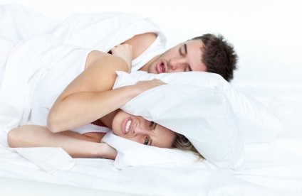 Hogyan lehet megállítani horkolás alvás közben az ember módszerek és receptek