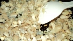 Hogyan kell főzni egy zsemle krumpli (burgonya zsemle recept) Főzni egy zsemle sült krumplival