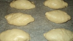 Hogyan kell főzni egy zsemle krumpli (burgonya zsemle recept) Főzni egy zsemle sült krumplival