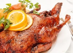 Főzni egy kacsa, amely puha és szaftos a sütőben receptek