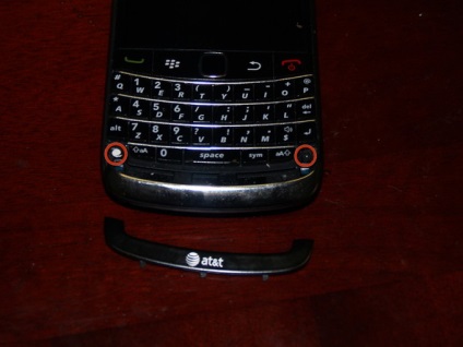 Hogyan szétszedni a telefont RIM BlackBerry Bold 9700 - blogofolio Romana Paulova