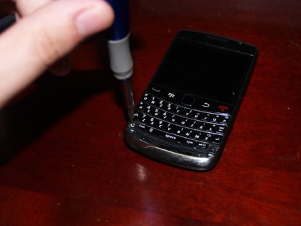 Hogyan szétszedni a telefont RIM BlackBerry Bold 9700 - blogofolio Romana Paulova