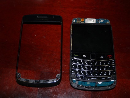 Hogyan szétszedni a telefont RIM BlackBerry Bold 9700 - blogofolio Romana Paulova