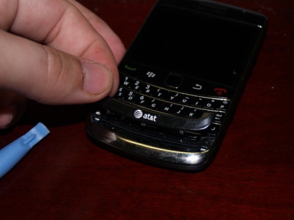 Hogyan szétszedni a telefont RIM BlackBerry Bold 9700 - blogofolio Romana Paulova