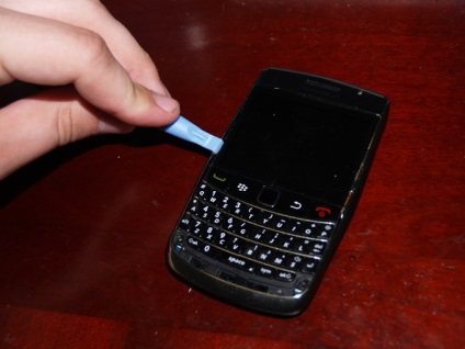 Hogyan szétszedni a telefont RIM BlackBerry Bold 9700 - blogofolio Romana Paulova