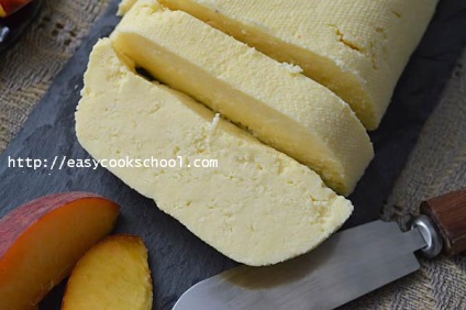 Hogyan készítsünk házi sajt, egyszerű receptek