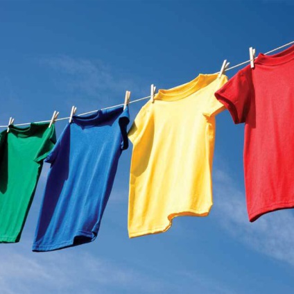Hogyan mossa ruháit, úgy, hogy nem halványul