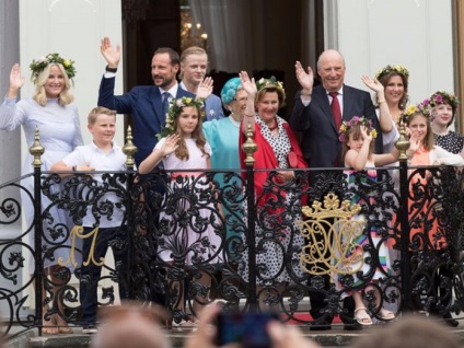 Úgy néz ki, mint a királyi család a 15 országban a világon 2 (Funny) Úgy néz ki, mint a királyi család a 15 országban a világon 2