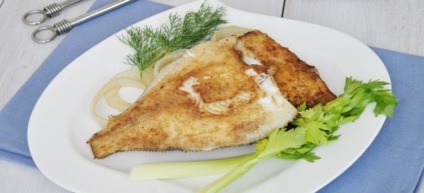 Lepényhal sült egy serpenyőben - receptek tészta, liszt, tojás és hagyma