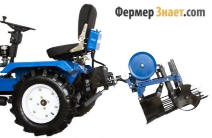 Burgonya (burgonya) egy mini-felülvizsgálatát traktor modellek
