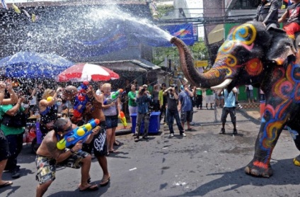 Amikor az új év Thaiföldön és hogyan ünneplik Thais