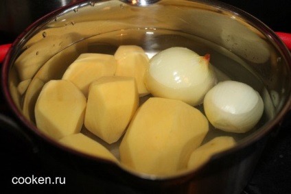 Csirkemell gombával és burgonyát egy fazék - a recept egy fotó