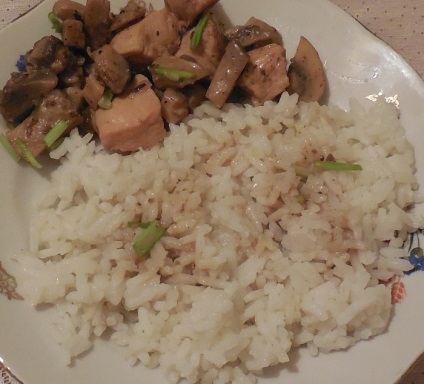 Csirke párolt gombával, vagy hogyan kell főzni csirke pörkölt - lépésről lépésre recept fotók (pörkölt) Csirke párolt gombával, vagy hogyan kell főzni csirke pörkölt - lépésről lépésre recept fotók