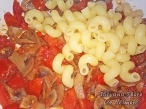 Tészta gombával és paradicsom (tészta paradicsom) Tészta gombával és paradicsommal