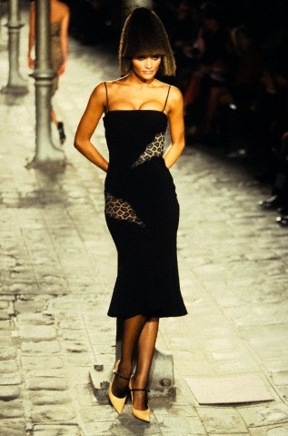 McQueen, Alexander, divat enciklopédia (divat) McQueen, Alexander, divat enciklopédia