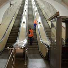 Budapest, hírek, a kör metró megszakadt a forgalom a síneken esett utas (nő) Budapest, hírek, a kör metró megszakadt a forgalom a síneken esett utas
