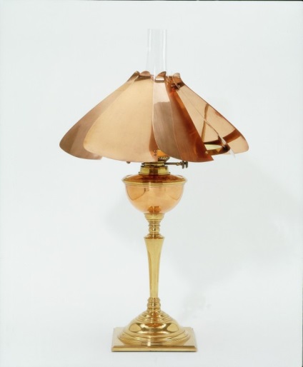 Asztali lámpa útján olaj lámpák és a kerozin keresztül egy asztali lámpa búrával