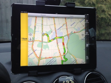 Navigáció az autóban az ipad (via) Navigáció az autóban az ipad