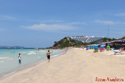 A Koh Lan, Pattaya