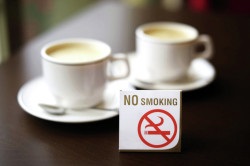 Пасивне куріння ніж небезпечно