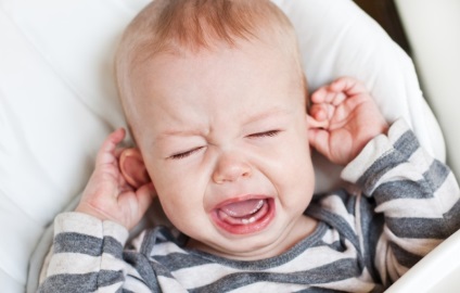 Miért sírnak a babák egy álom, előtt és után alvás, és mit kell csinálni